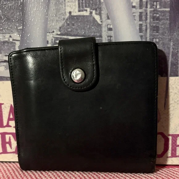 Chanel lambskin dual snap wallet - Picture 2 of 14